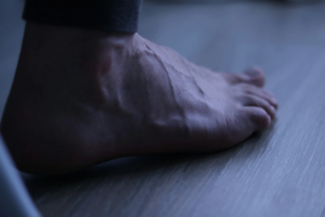 Pourquoi ai-je mal au talon quand je marche ?